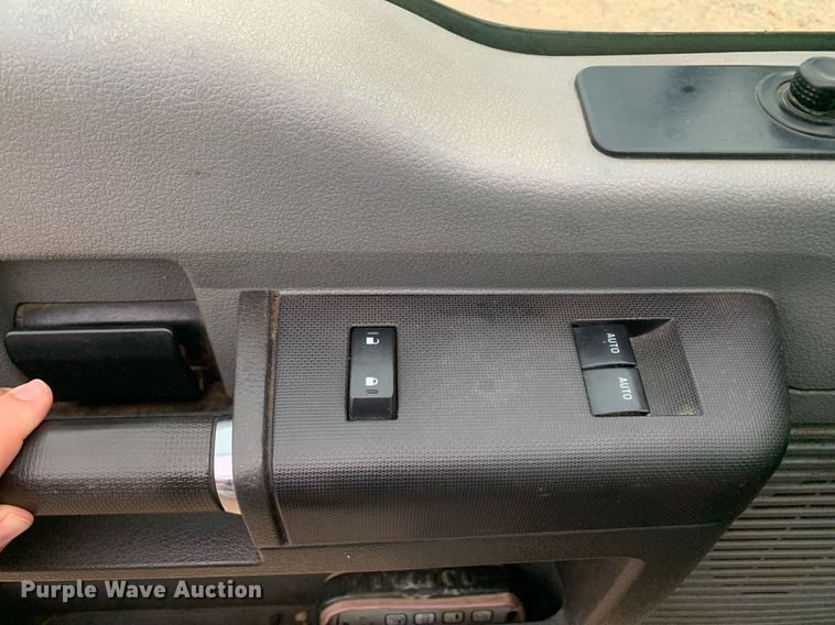 image for item DK7879 2014 Ford F350 Super Duty  bale bed pickup truck