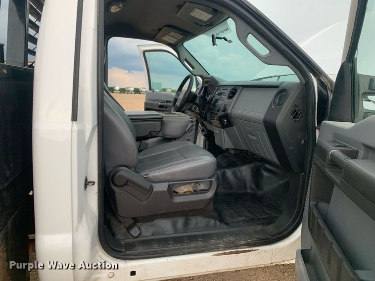 image for item DK7879 2014 Ford F350 Super Duty  bale bed pickup truck