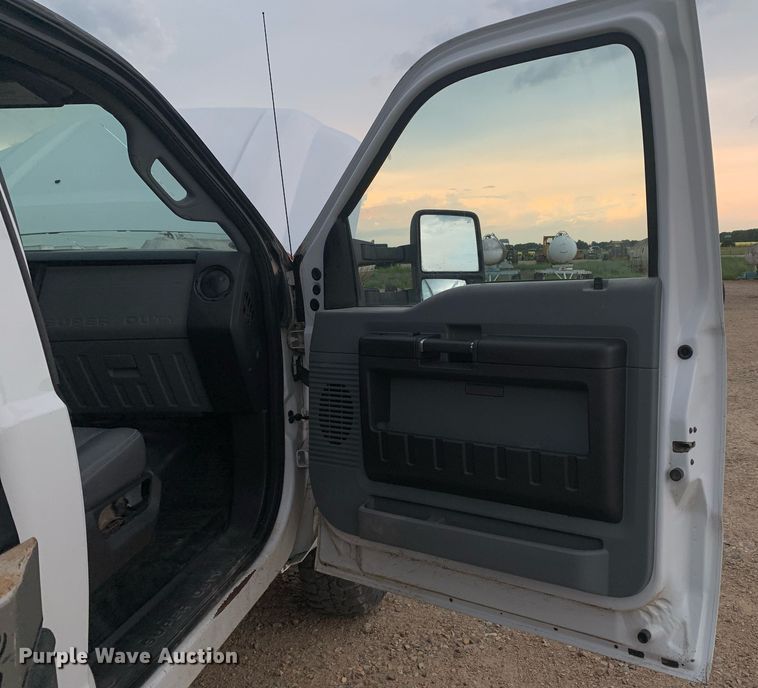 image for item DK7879 2014 Ford F350 Super Duty  bale bed pickup truck