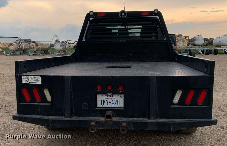 image for item DK7880 2014 Ford F350 Super Duty  Crew Cab flatbed pickup truck