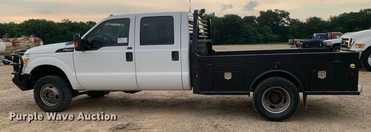 image for item DK7880 2014 Ford F350 Super Duty  Crew Cab flatbed pickup truck