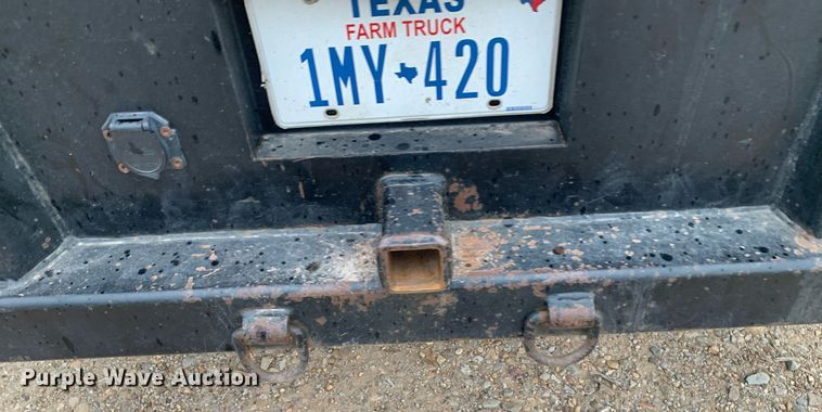 image for item DK7880 2014 Ford F350 Super Duty  Crew Cab flatbed pickup truck