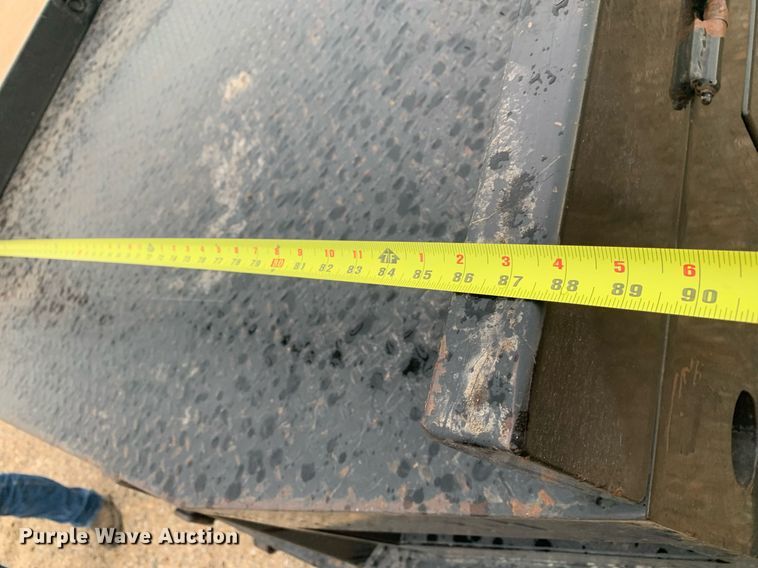 image for item DK7880 2014 Ford F350 Super Duty  Crew Cab flatbed pickup truck