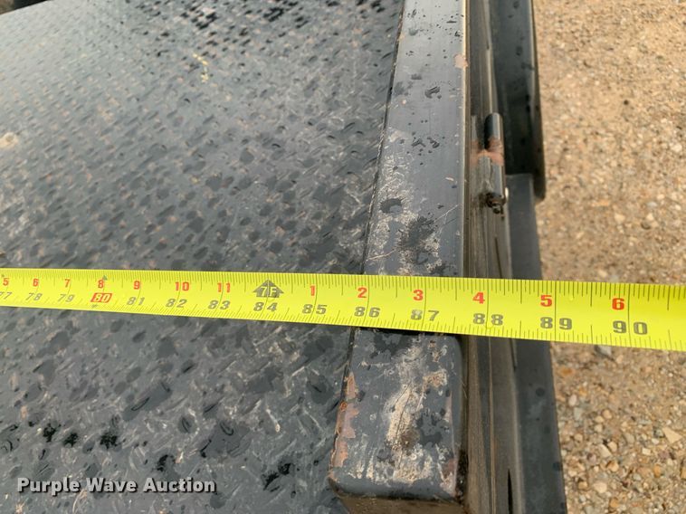 image for item DK7880 2014 Ford F350 Super Duty  Crew Cab flatbed pickup truck