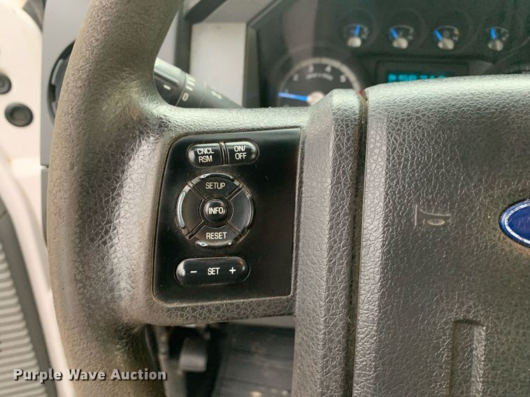 image for item DK7880 2014 Ford F350 Super Duty  Crew Cab flatbed pickup truck