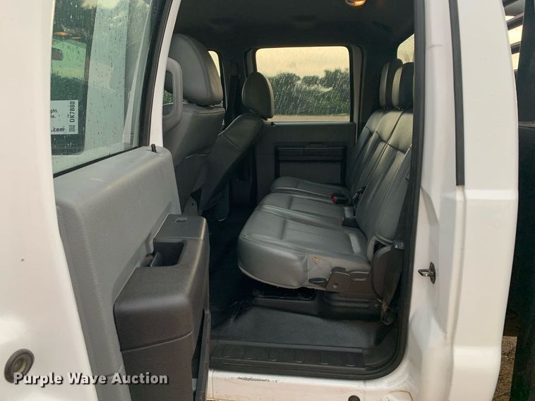 image for item DK7880 2014 Ford F350 Super Duty  Crew Cab flatbed pickup truck