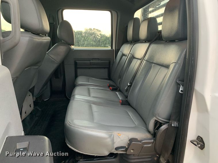 image for item DK7880 2014 Ford F350 Super Duty  Crew Cab flatbed pickup truck