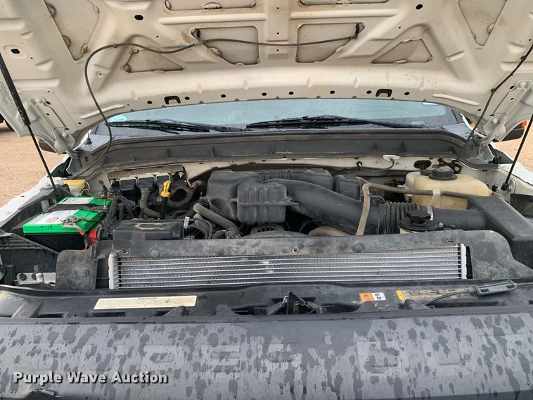 image for item DK7880 2014 Ford F350 Super Duty  Crew Cab flatbed pickup truck