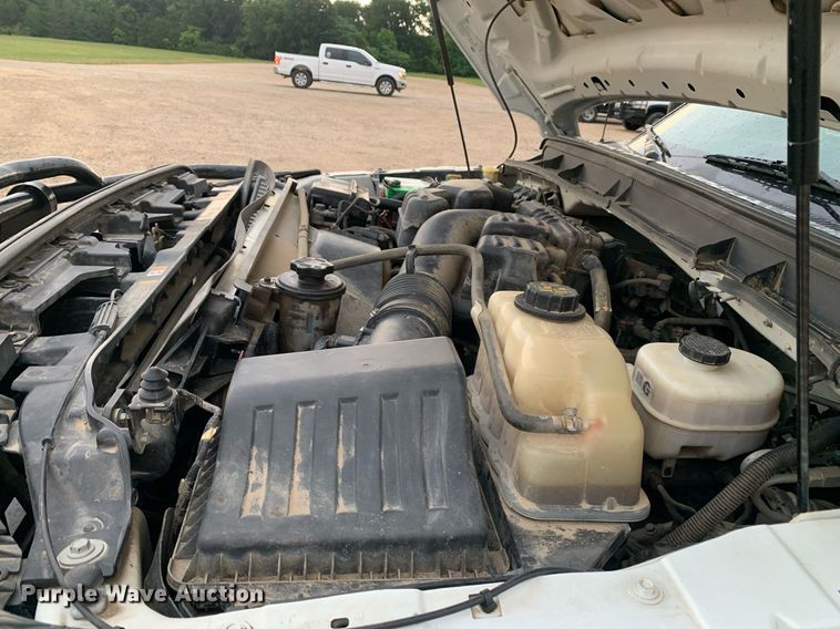 image for item DK7880 2014 Ford F350 Super Duty  Crew Cab flatbed pickup truck