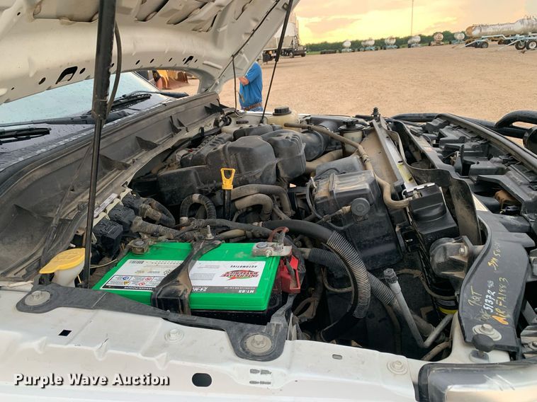 image for item DK7880 2014 Ford F350 Super Duty  Crew Cab flatbed pickup truck