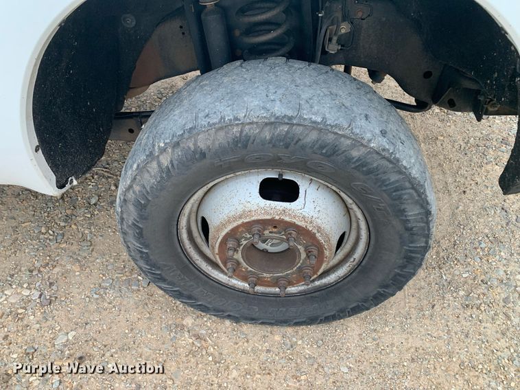 image for item DK7880 2014 Ford F350 Super Duty  Crew Cab flatbed pickup truck