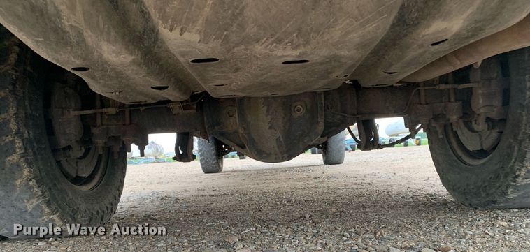 image for item DK7880 2014 Ford F350 Super Duty  Crew Cab flatbed pickup truck