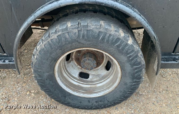 image for item DK7880 2014 Ford F350 Super Duty  Crew Cab flatbed pickup truck