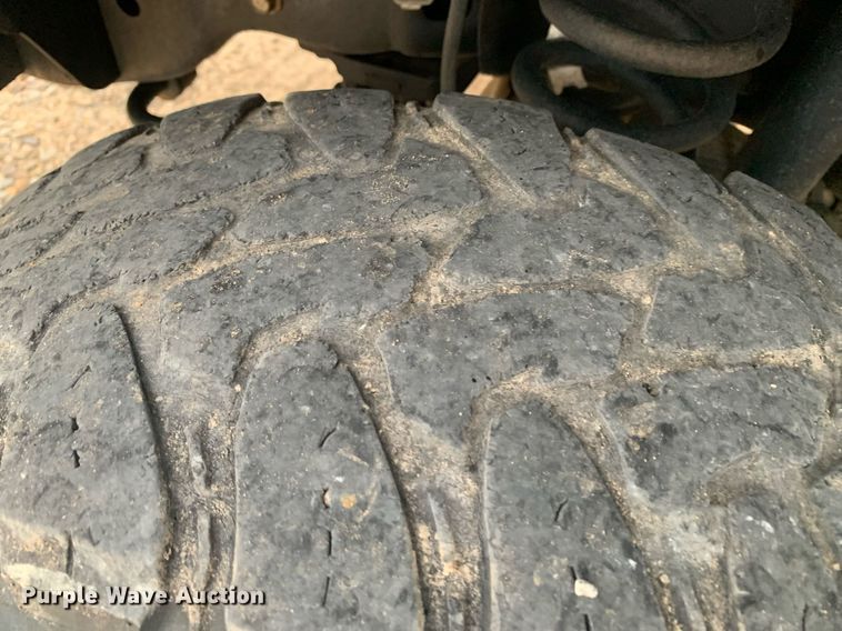 image for item DK7880 2014 Ford F350 Super Duty  Crew Cab flatbed pickup truck