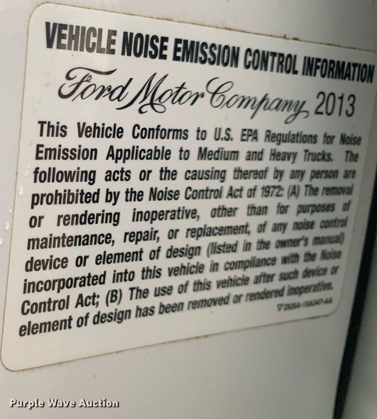 image for item DK7880 2014 Ford F350 Super Duty  Crew Cab flatbed pickup truck