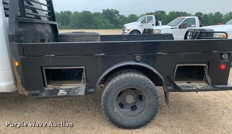 image for item DK7881 2015 Dodge Ram 3500HD  flatbed pickup truck