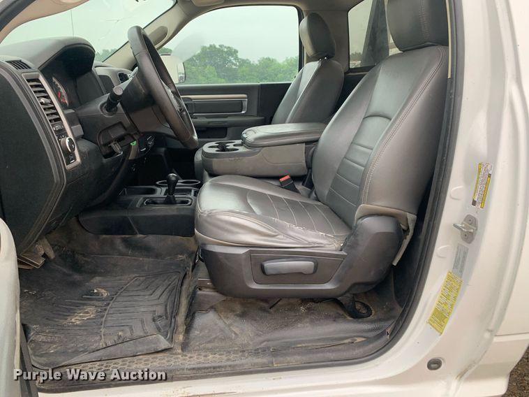 image for item DK7881 2015 Dodge Ram 3500HD  flatbed pickup truck