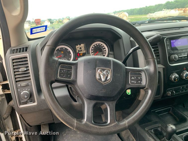 image for item DK7881 2015 Dodge Ram 3500HD  flatbed pickup truck