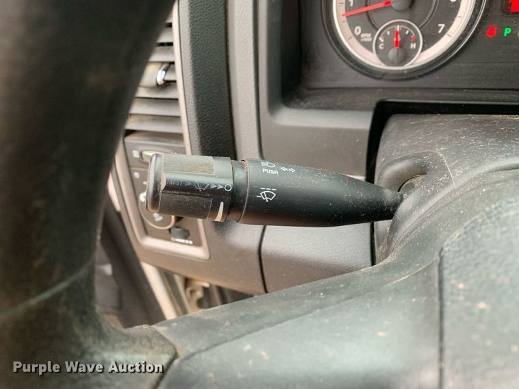 image for item DK7881 2015 Dodge Ram 3500HD  flatbed pickup truck