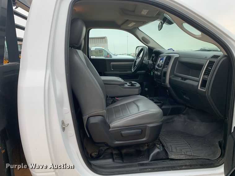 image for item DK7881 2015 Dodge Ram 3500HD  flatbed pickup truck