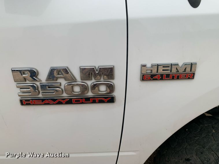 image for item DK7881 2015 Dodge Ram 3500HD  flatbed pickup truck