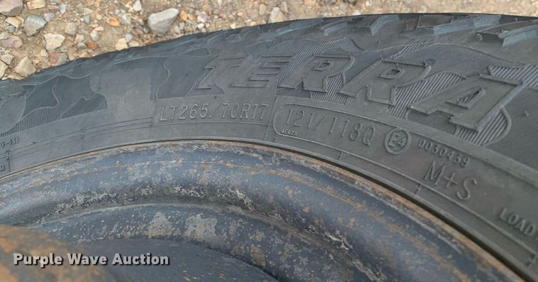 image for item DK7881 2015 Dodge Ram 3500HD  flatbed pickup truck