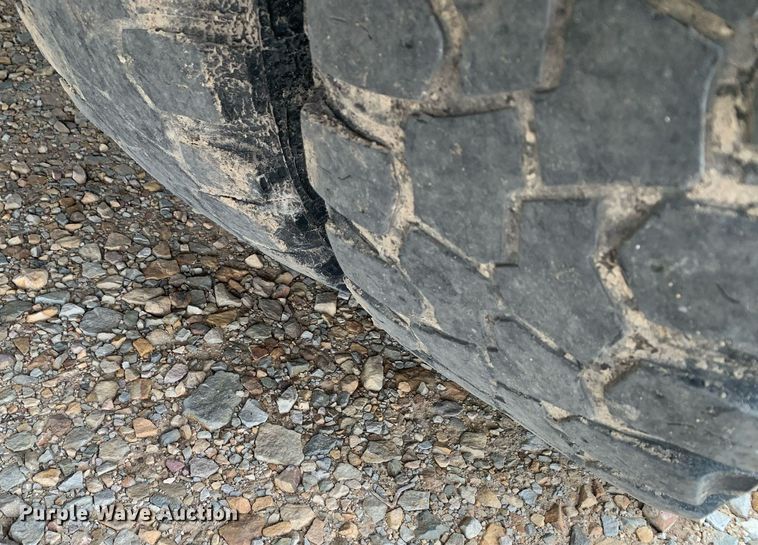 image for item DK7881 2015 Dodge Ram 3500HD  flatbed pickup truck