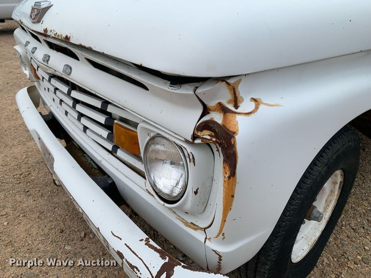 image for item DK7882 1963 Ford F350  flatbed pickup truck