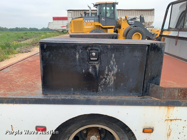 image for item DK7882 1963 Ford F350  flatbed pickup truck