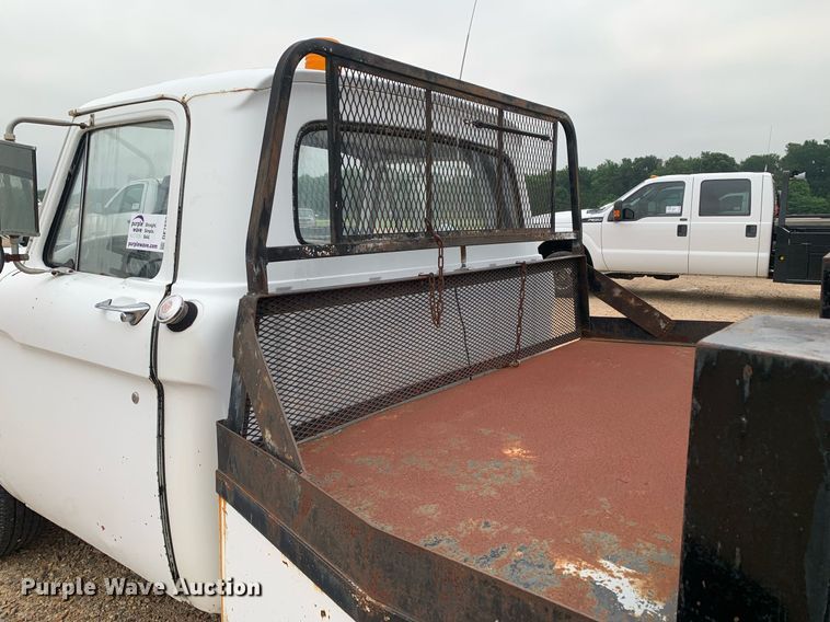 image for item DK7882 1963 Ford F350  flatbed pickup truck