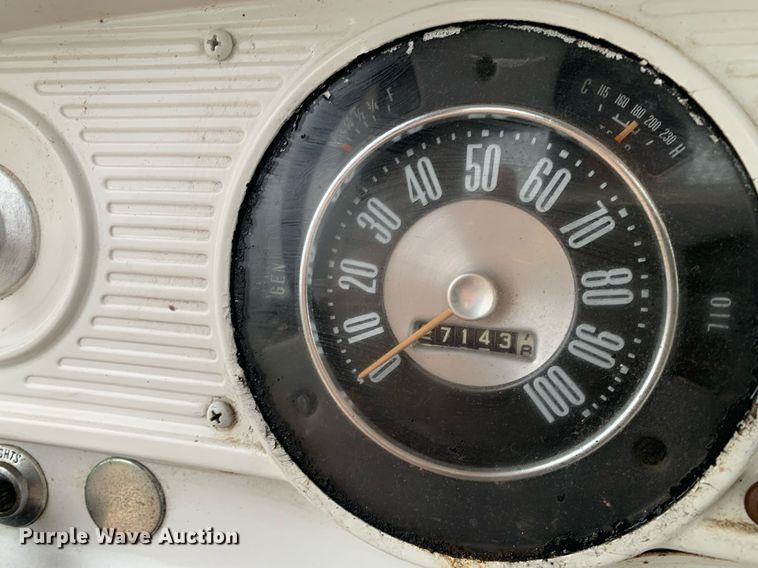 image for item DK7882 1963 Ford F350  flatbed pickup truck