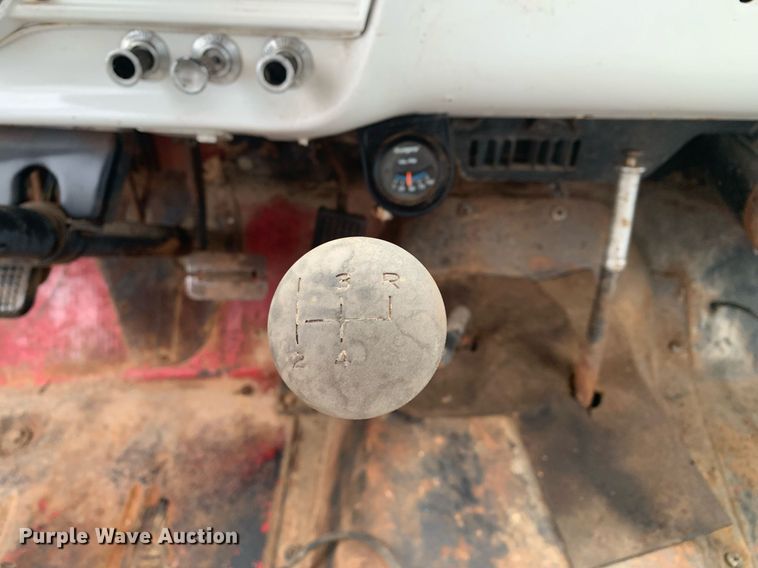 image for item DK7882 1963 Ford F350  flatbed pickup truck