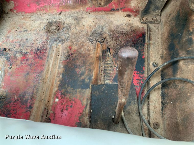 image for item DK7882 1963 Ford F350  flatbed pickup truck