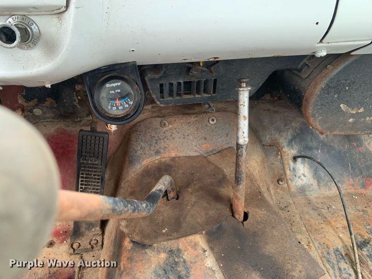 image for item DK7882 1963 Ford F350  flatbed pickup truck