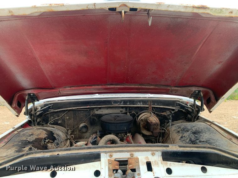 image for item DK7882 1963 Ford F350  flatbed pickup truck