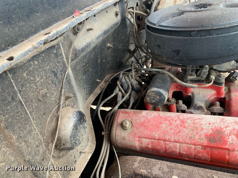 image for item DK7882 1963 Ford F350  flatbed pickup truck