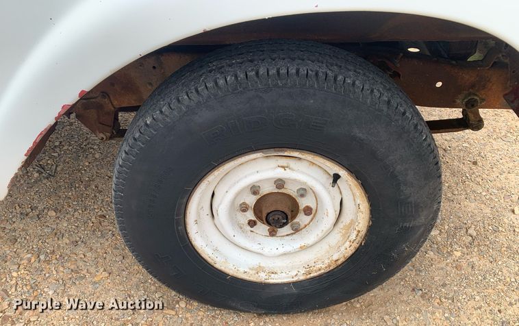 image for item DK7882 1963 Ford F350  flatbed pickup truck