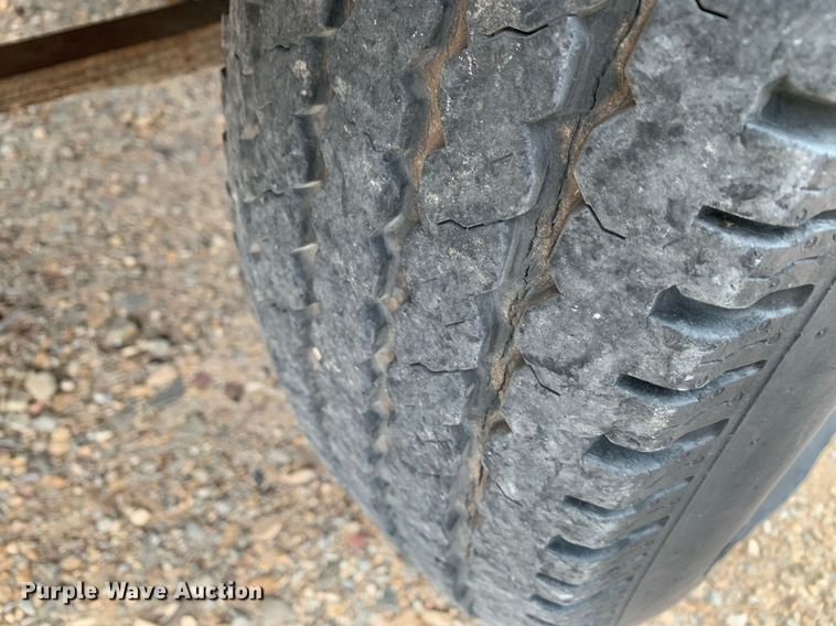 image for item DK7882 1963 Ford F350  flatbed pickup truck