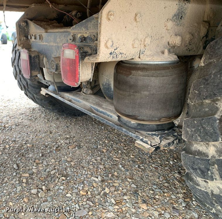 image for item DK7884 2007 Kenworth T300  cotton module transport truck