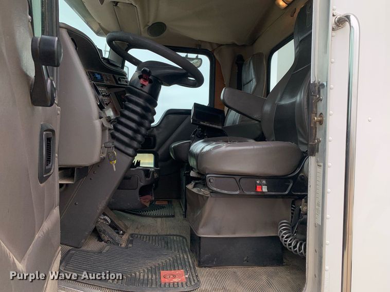 image for item DK7884 2007 Kenworth T300  cotton module transport truck