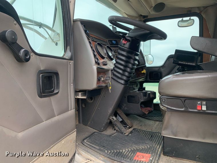 image for item DK7884 2007 Kenworth T300  cotton module transport truck