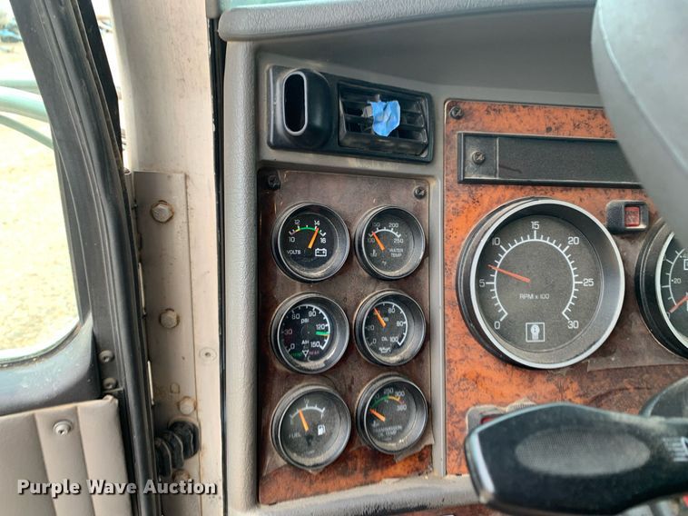 image for item DK7884 2007 Kenworth T300  cotton module transport truck