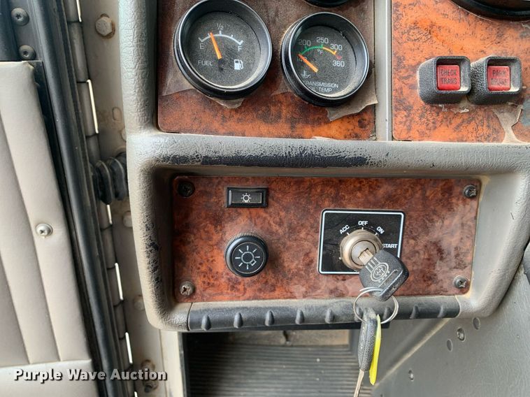 image for item DK7884 2007 Kenworth T300  cotton module transport truck