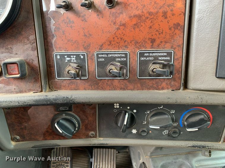 image for item DK7884 2007 Kenworth T300  cotton module transport truck