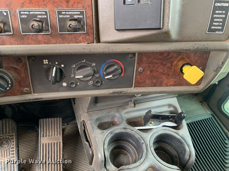 image for item DK7884 2007 Kenworth T300  cotton module transport truck