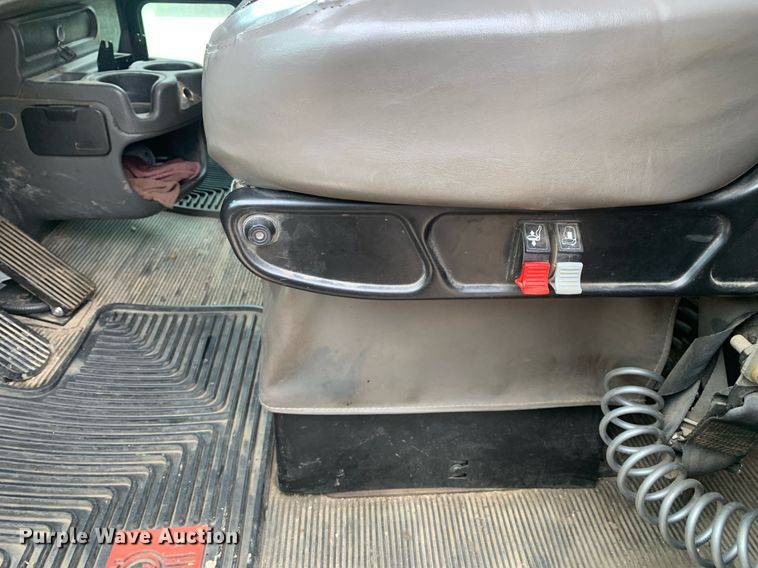 image for item DK7884 2007 Kenworth T300  cotton module transport truck