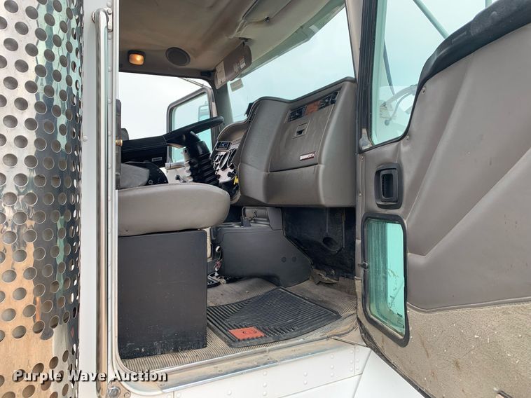 image for item DK7884 2007 Kenworth T300  cotton module transport truck