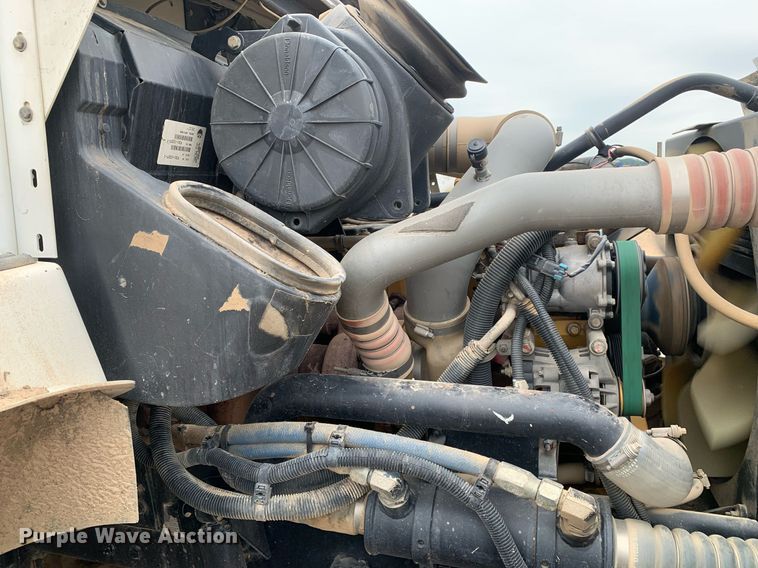 image for item DK7884 2007 Kenworth T300  cotton module transport truck