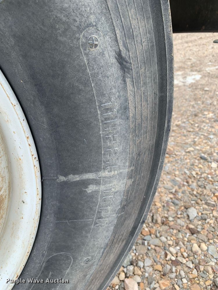 image for item DK7884 2007 Kenworth T300  cotton module transport truck