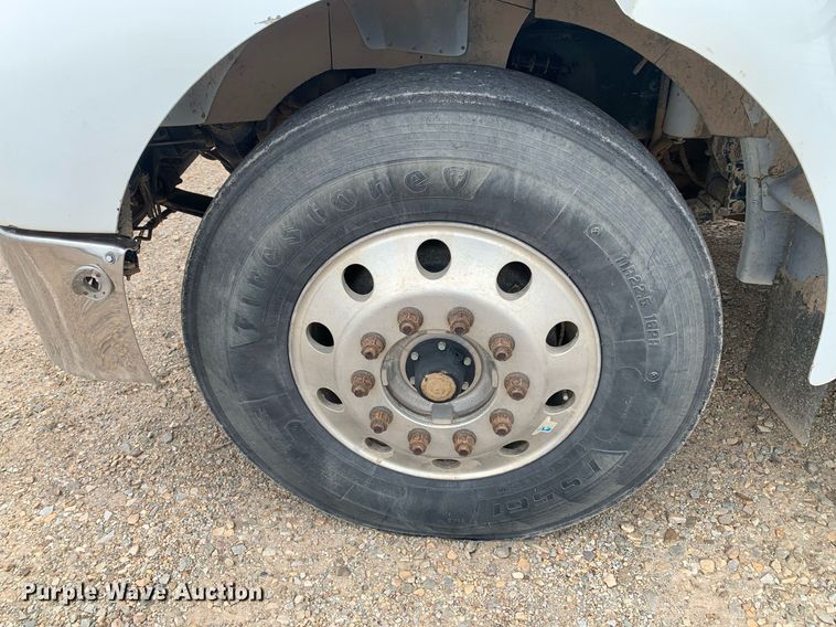 image for item DK7884 2007 Kenworth T300  cotton module transport truck